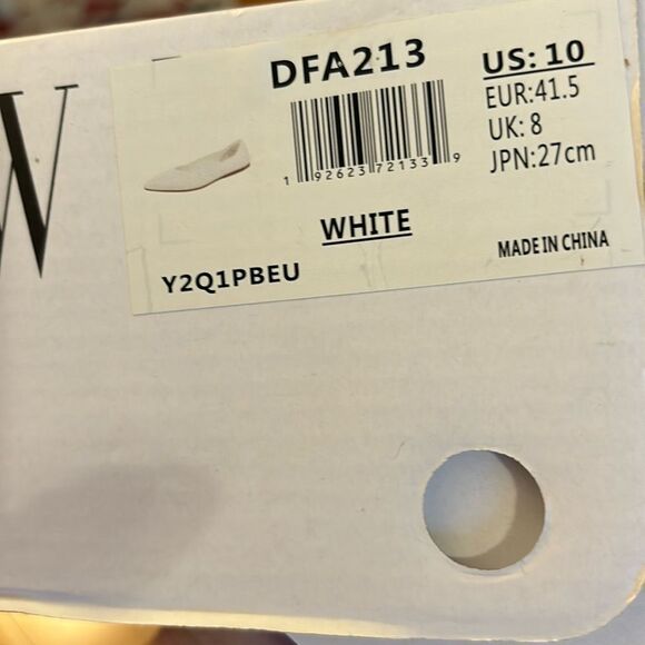 COPY - Dream Pairs Size 9.5 White memory foam flats. - Picture 9 of 12